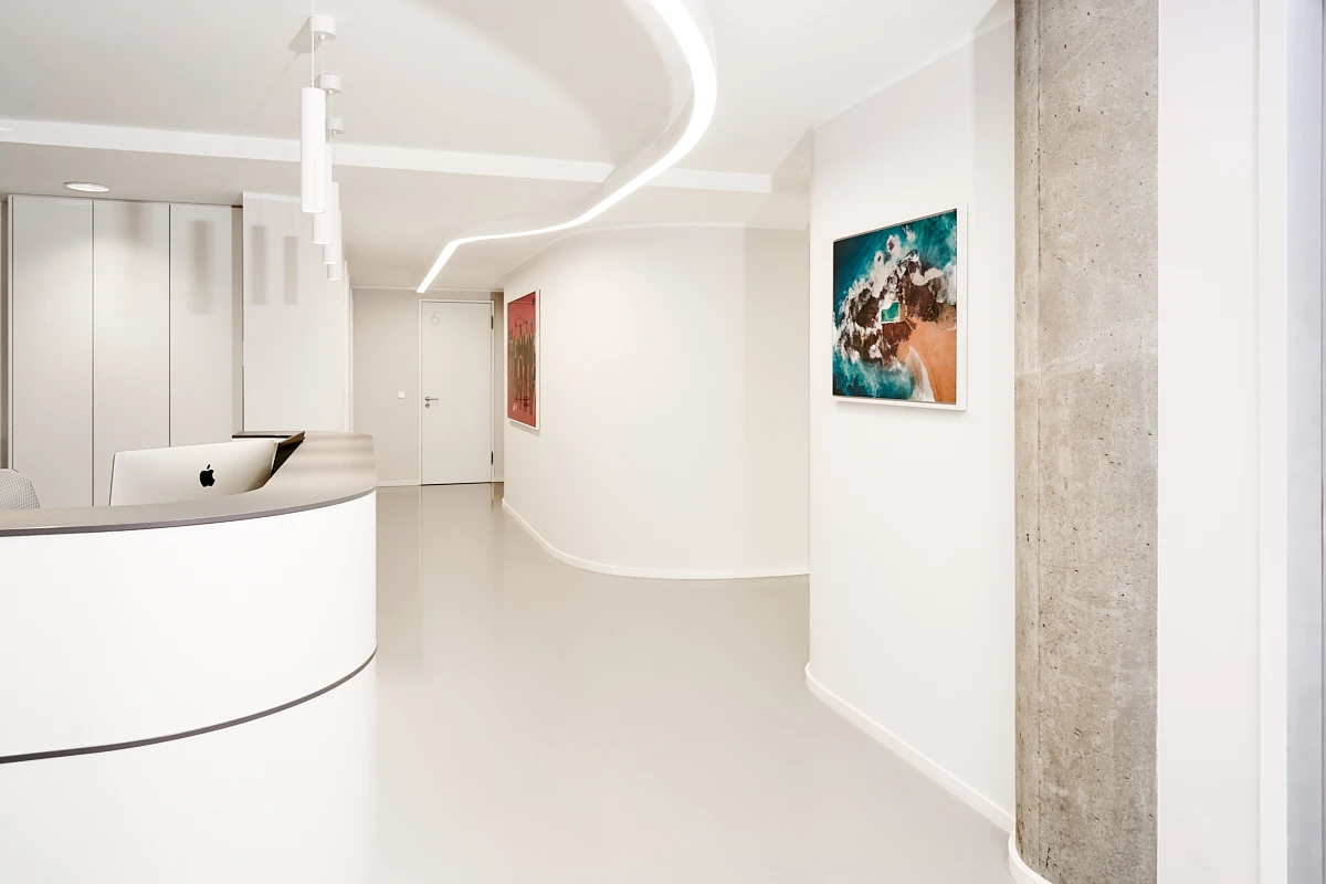 Empfang und Flur der Urologie im RKM 740 Düsseldorf Empfangs und Flurbereich der Urologie im RKM 740 Düsseldorf